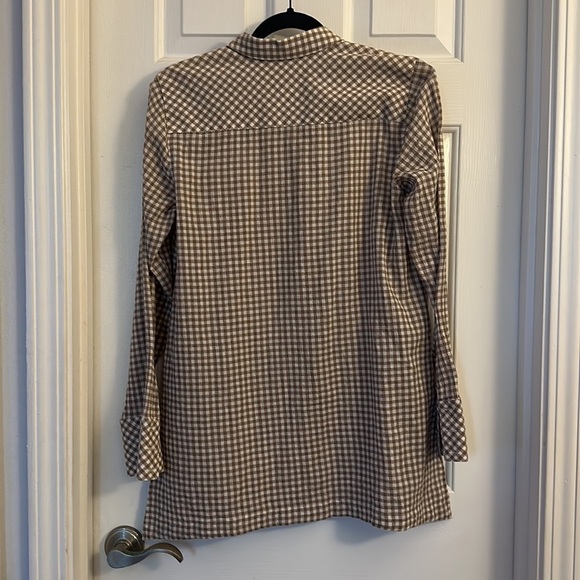 J Jill tan and white button down gingham tunic side vents mother of pearl XS - Picture 2 of 5